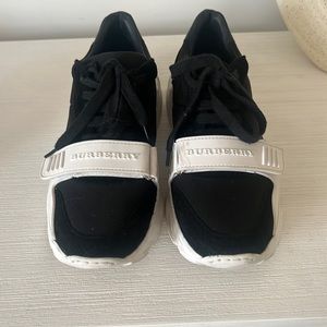 Burberry Black Neoprene And Suede Regis Low Top Sneakers Size 38.5